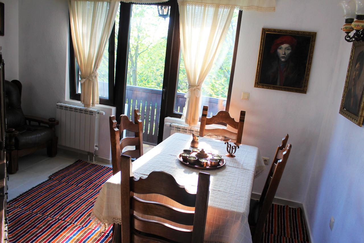 Hotel Sokay Trjavna Exteriör bild